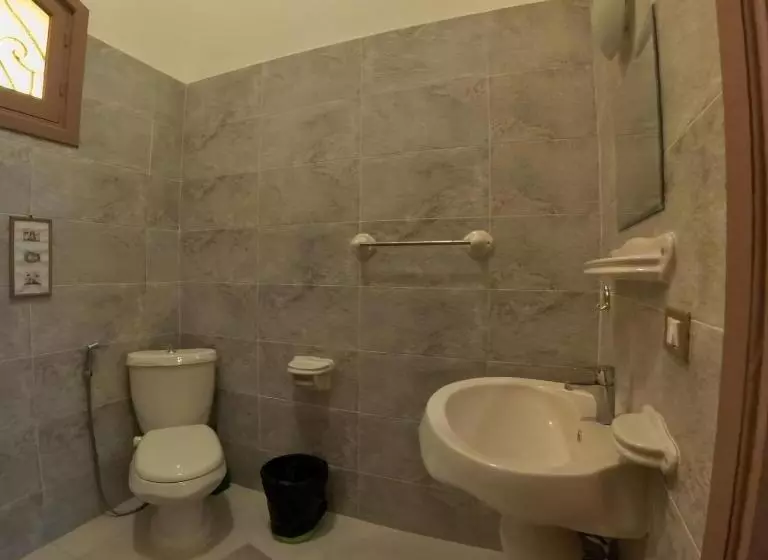 هتل Alexander Lodge