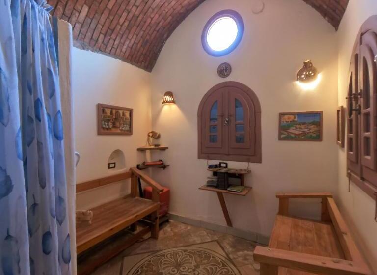 هتل Alexander Lodge