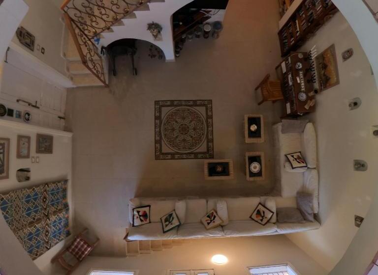 هتل Alexander Lodge