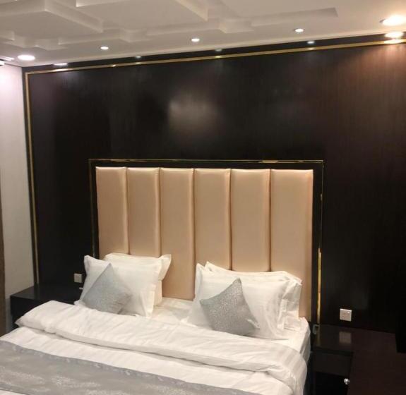 בית מלון כפרי Opera Suites