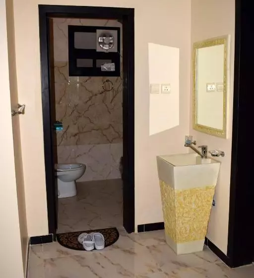 Hotelli Opera Suites