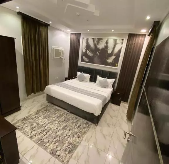 Hotelli Opera Suites