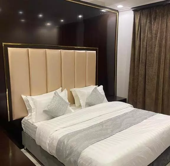 Hotelli Opera Suites