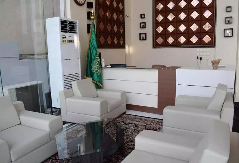 Hotelli Opera Suites