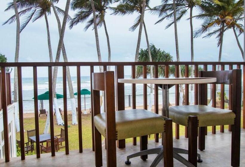 בית מלון כפרי Shavara Beach