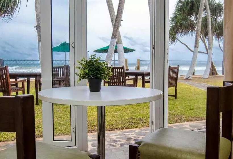 Hotelli Shavara Beach