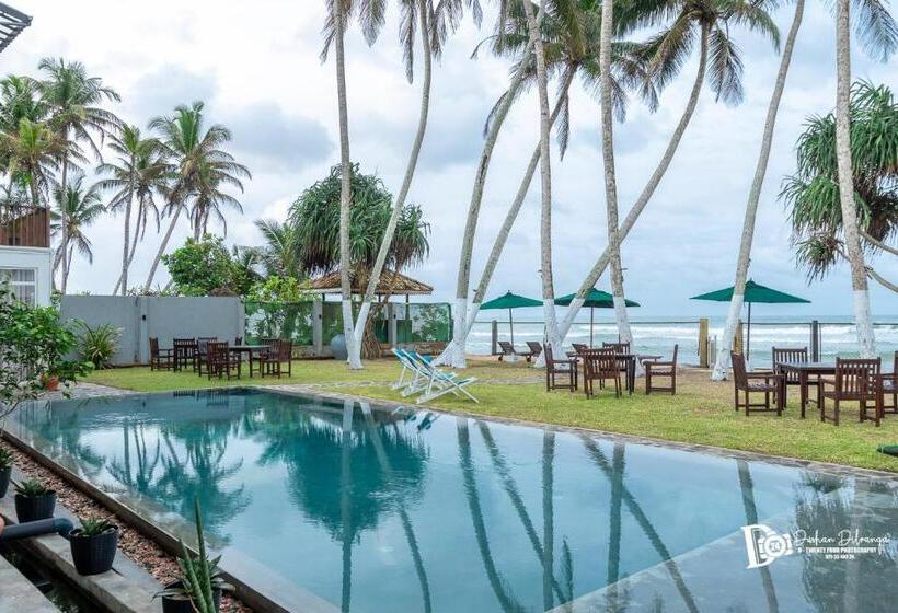 בית מלון כפרי Shavara Beach