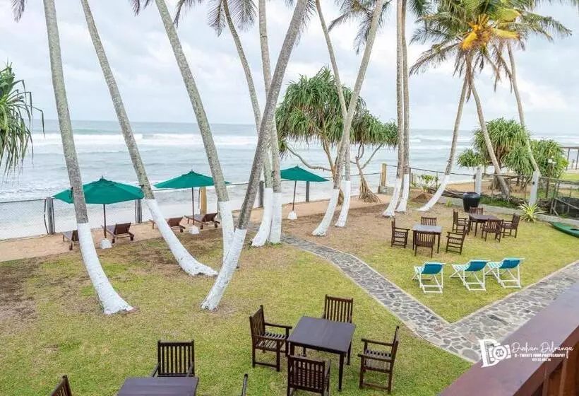 Hotelli Shavara Beach