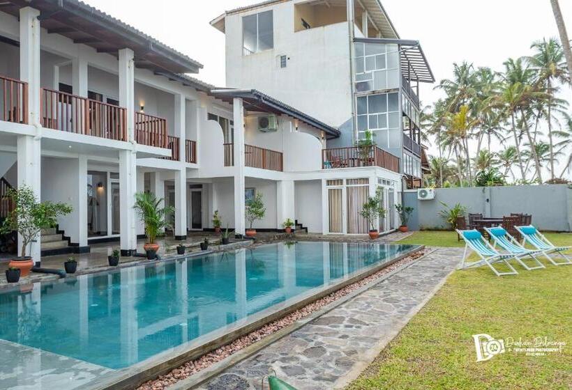 בית מלון כפרי Shavara Beach