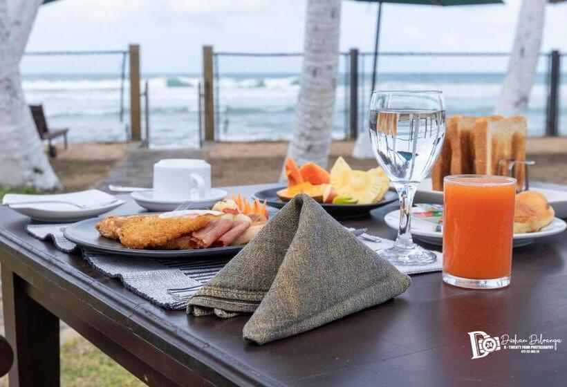 בית מלון כפרי Shavara Beach