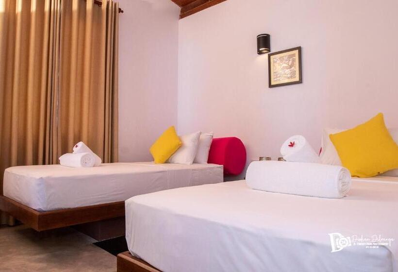 בית מלון כפרי Shavara Beach