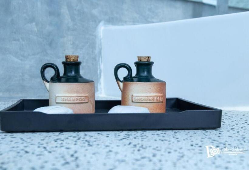 בית מלון כפרי Shavara Beach