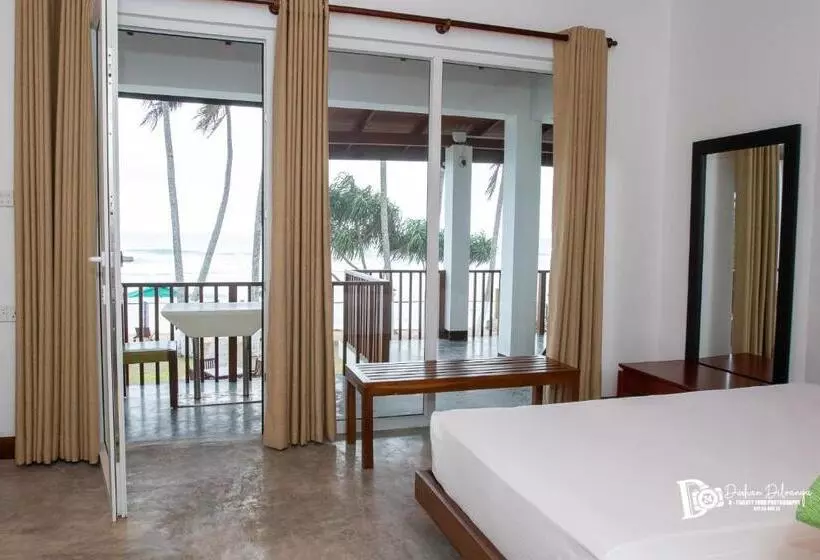 Hotelli Shavara Beach