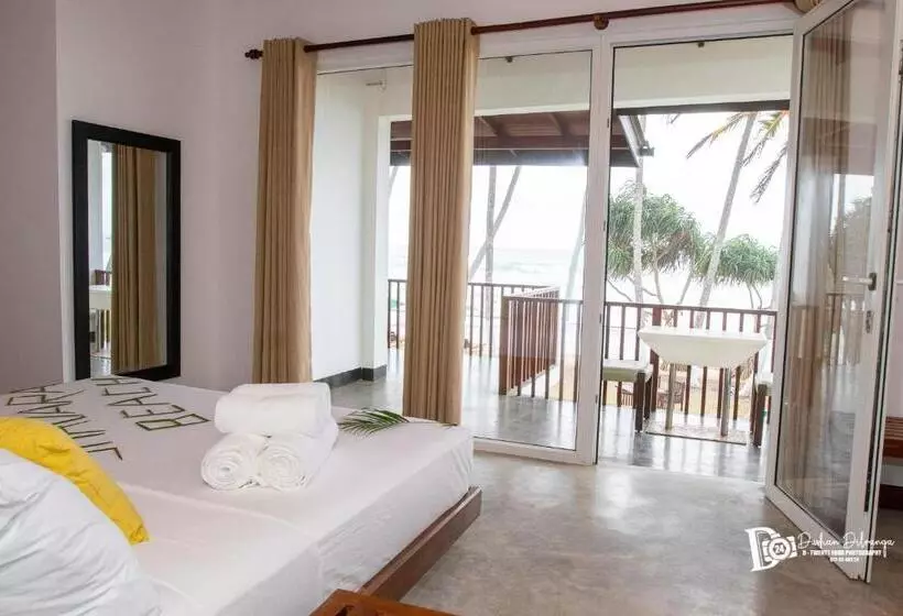 Hotelli Shavara Beach