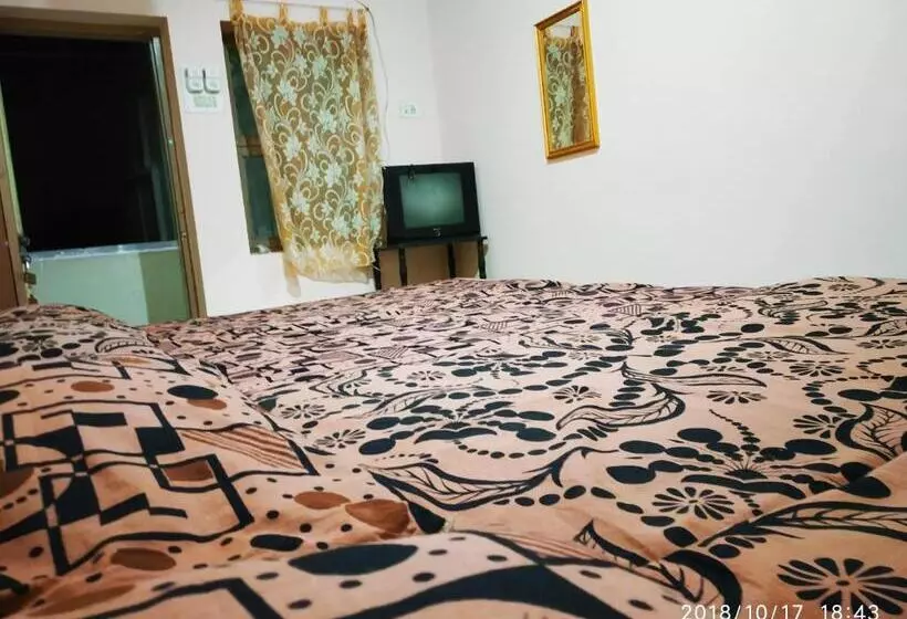 ホテル Suriya Lodge