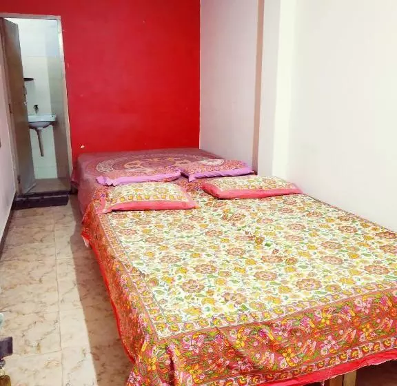 ホテル Suriya Lodge