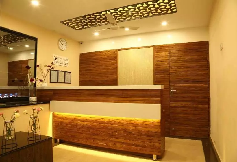 Hotelli Super Townhouse Dewas City Formerly Utsav