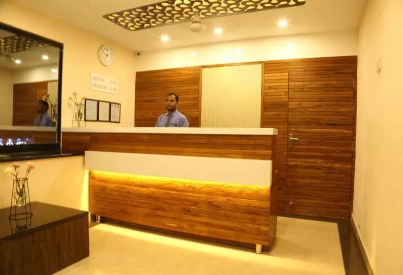 Hotelli Super Townhouse Dewas City Formerly Utsav