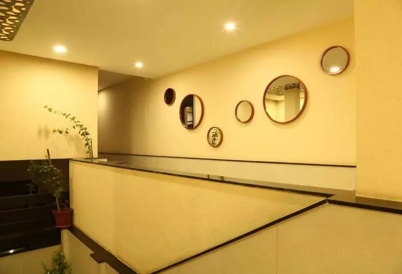 Hotelli Super Townhouse Dewas City Formerly Utsav