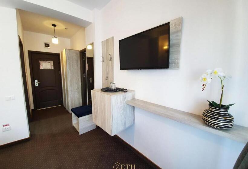 Отель Zeth House