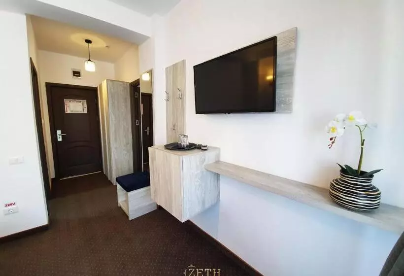Hotelli Zeth House