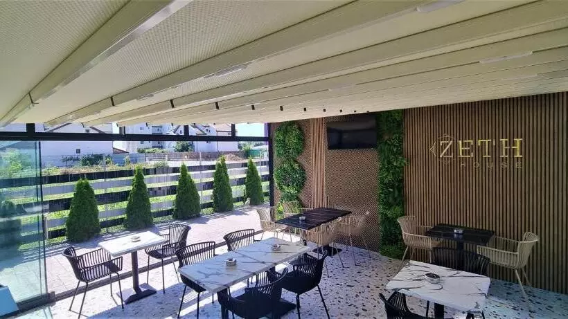 Hotelli Zeth House