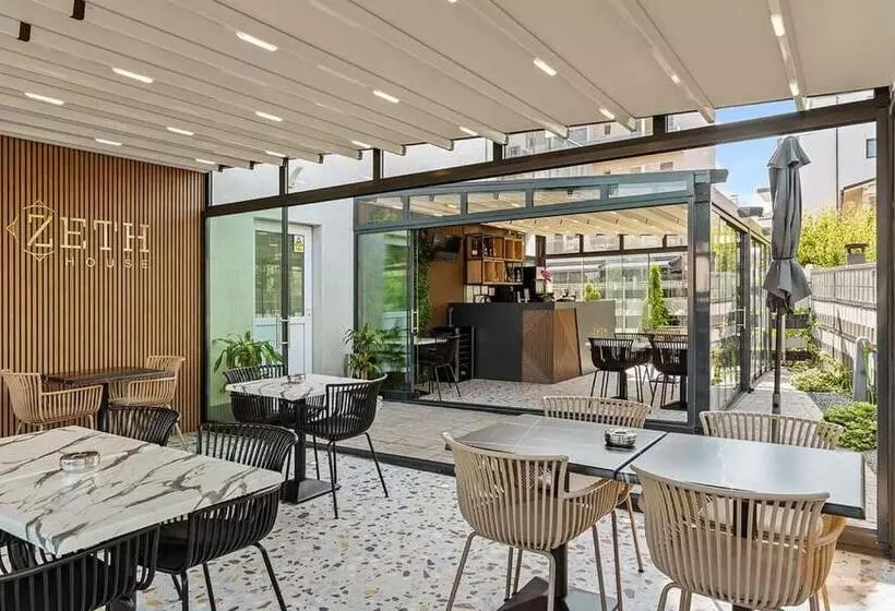 Hotelli Zeth House