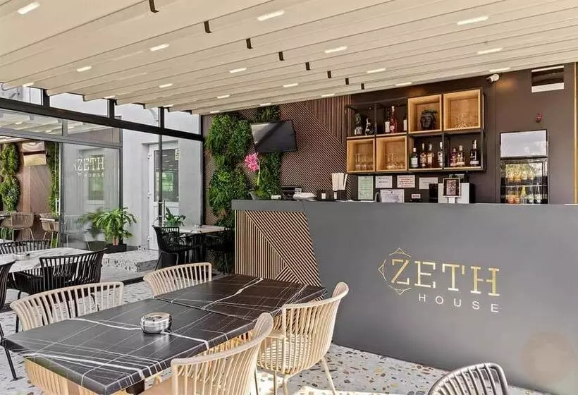 Hotelli Zeth House