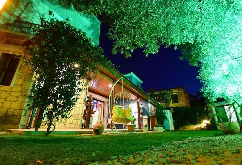 Kekik Alaçatı Otel Mayko