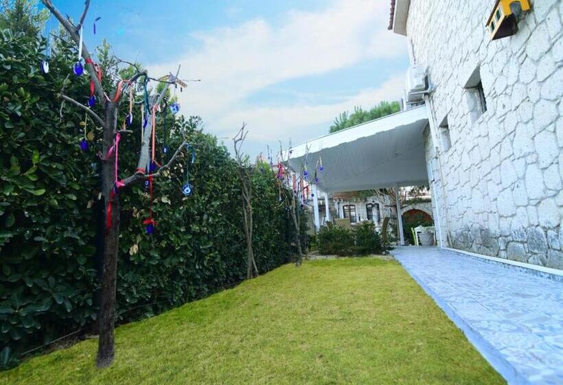 Kekik Alaçatı Otel Mayko