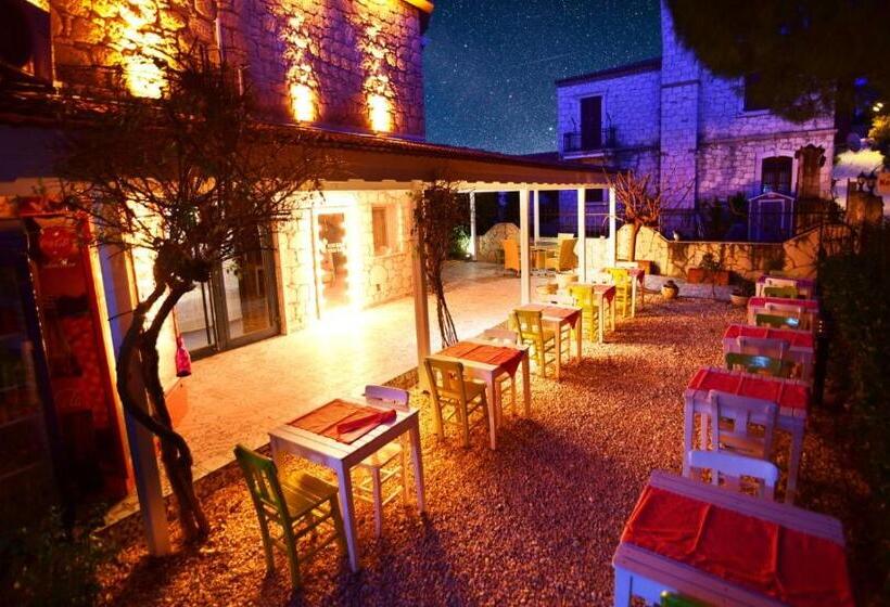 Kekik Alaçatı Otel Mayko