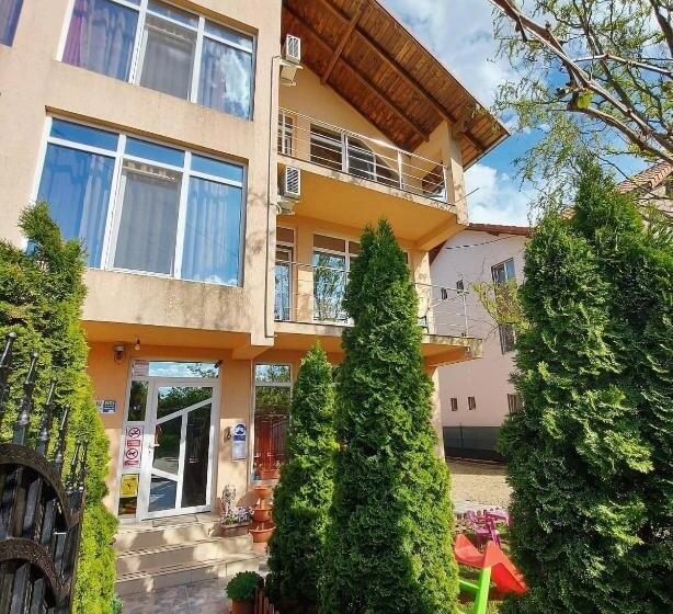 پانسیون Casa Ara Costinesti