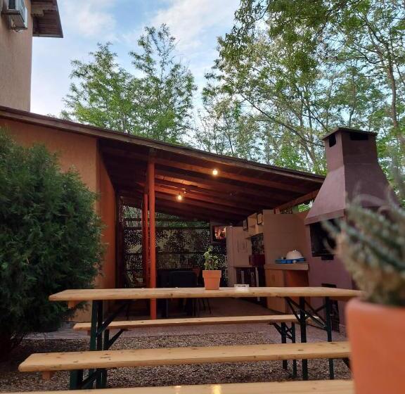 پانسیون Casa Ara Costinesti