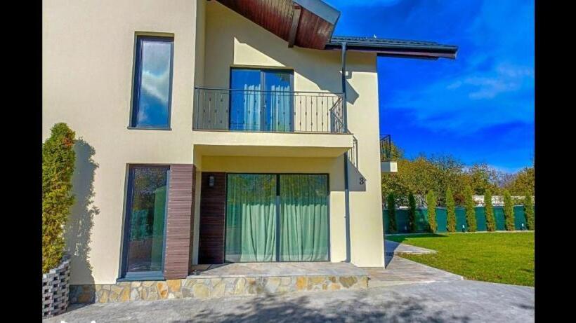 بنسيون Casa Brad