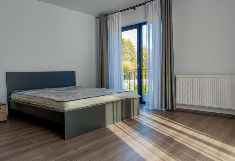 بنسيون Casa Brad