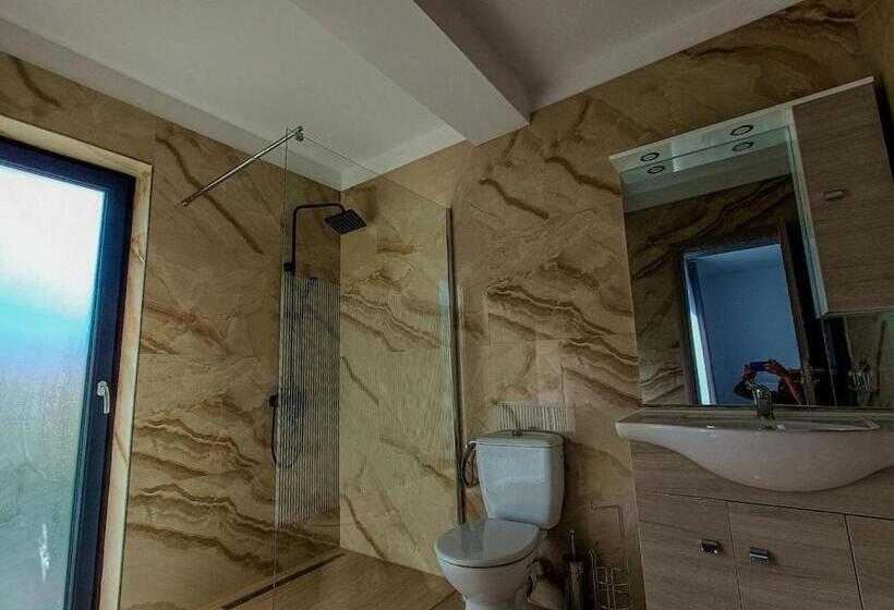 بنسيون Casa Brad