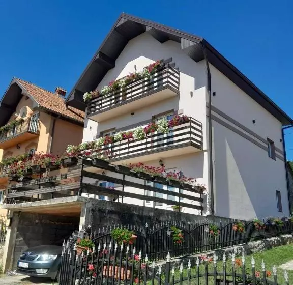پانسیون Guesthouse Tomasevic