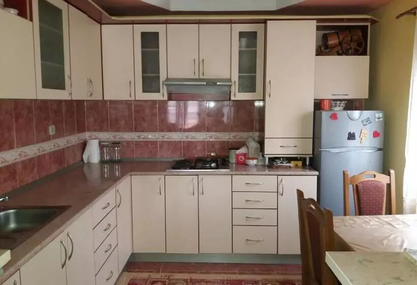 پانسیون Guesthouse Tomasevic
