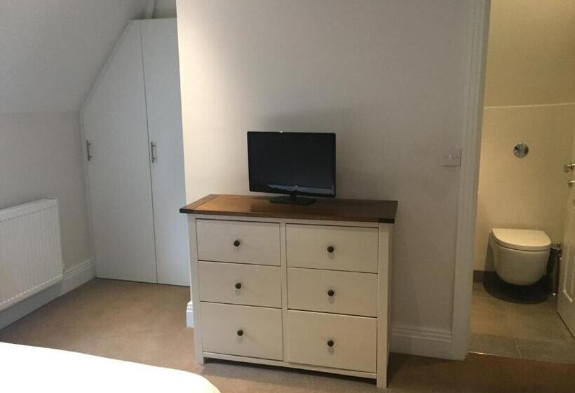 Пансион Hitchambury Manor