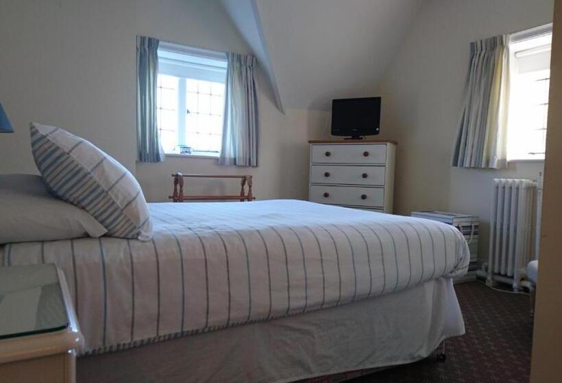 Пансион Hitchambury Manor