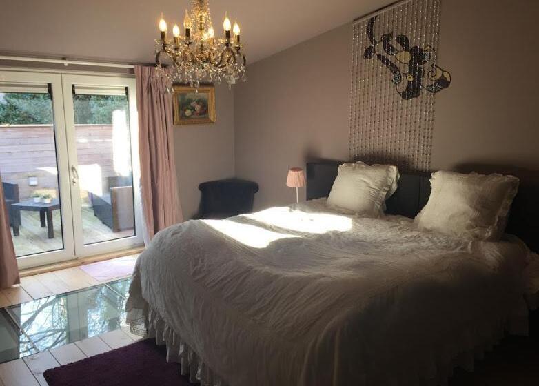 پانسیون Maison Leloup