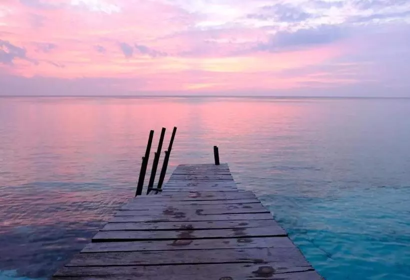 Majatalo Maratua Guesthouse