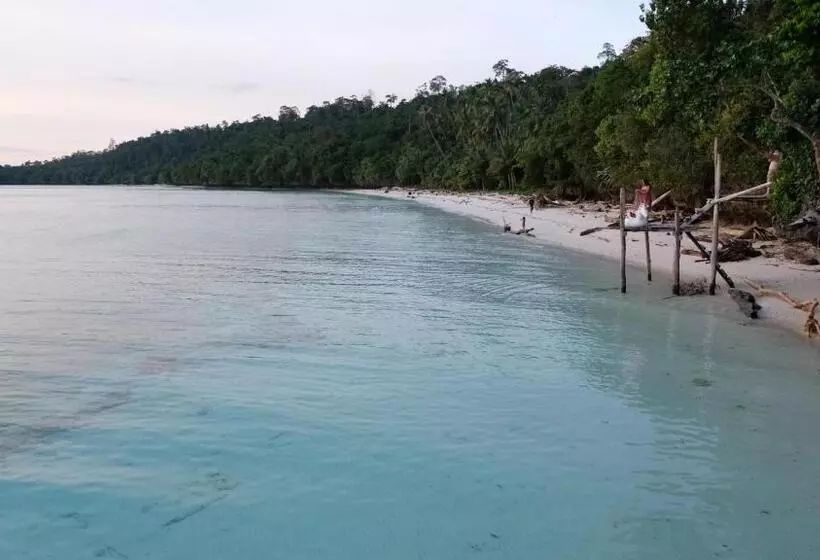 Majatalo Maratua Guesthouse