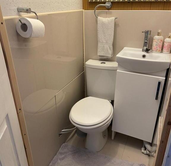 Majatalo Room With Shower, Toilet And Kitchenette
