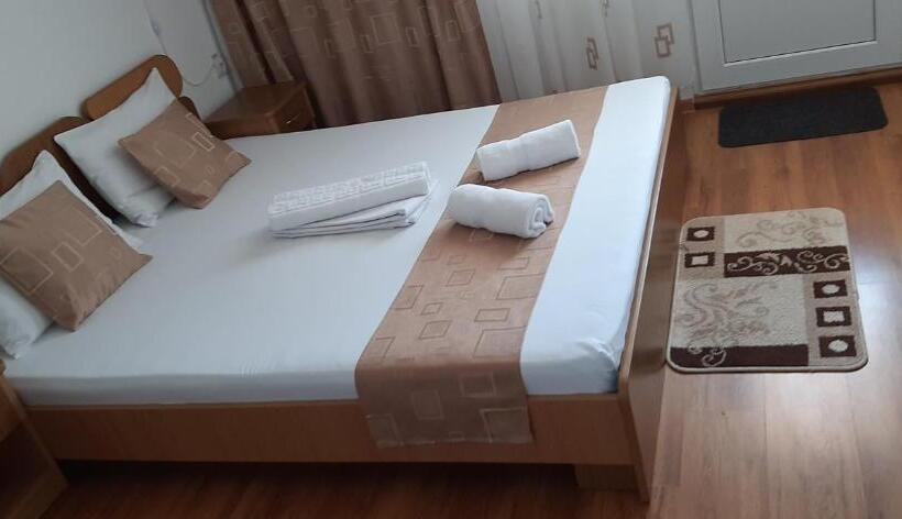 پانسیون Timona Camere De închiriat