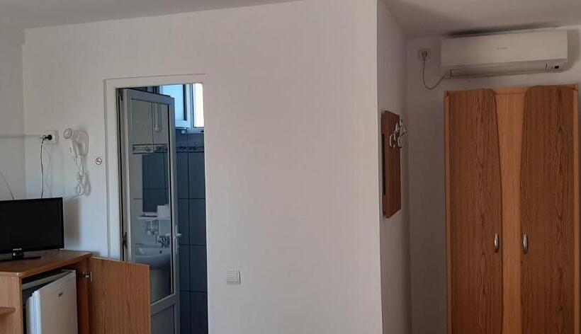 پانسیون Timona Camere De închiriat