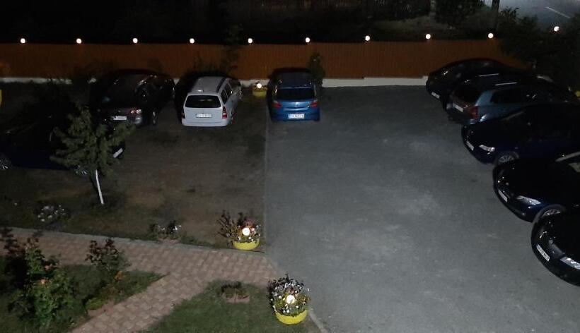 پانسیون Timona Camere De închiriat