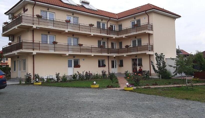 پانسیون Timona Camere De închiriat