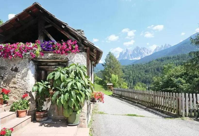 پانسیون Veltierhof