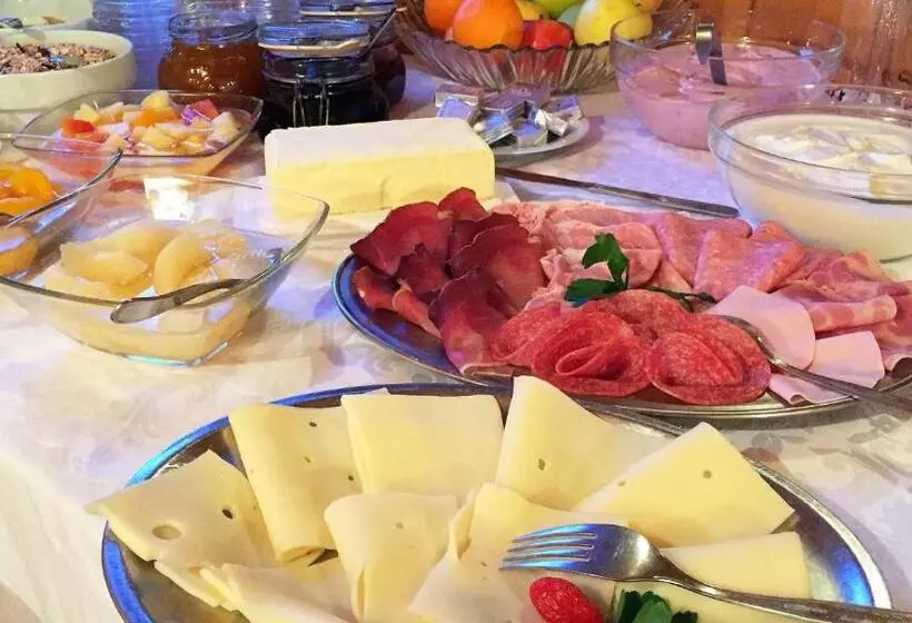 پانسیون Veltierhof